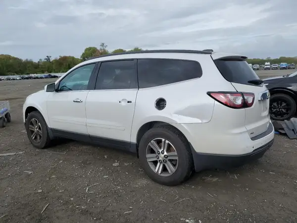 1GNKVHKD0HJ125814 2017 CHEVROLET TRAVERSE - Image 2