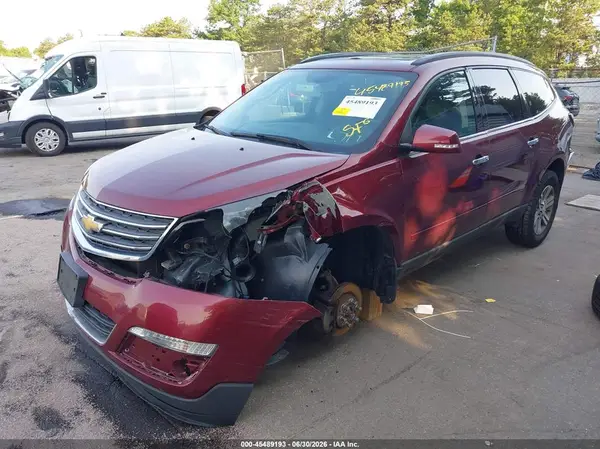 1GNKVHKD0HJ156657 2017 CHEVROLET TRAVERSE - Image 2