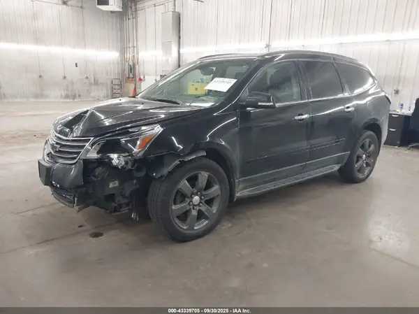 1GNKVHKD0HJ174771 2017 CHEVROLET TRAVERSE - Image 2