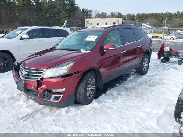 1GNKVHKD0HJ177508 2017 CHEVROLET TRAVERSE - Image 2