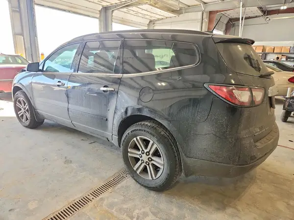 1GNKVHKD0HJ187519 2017 CHEVROLET TRAVERSE - Image 2