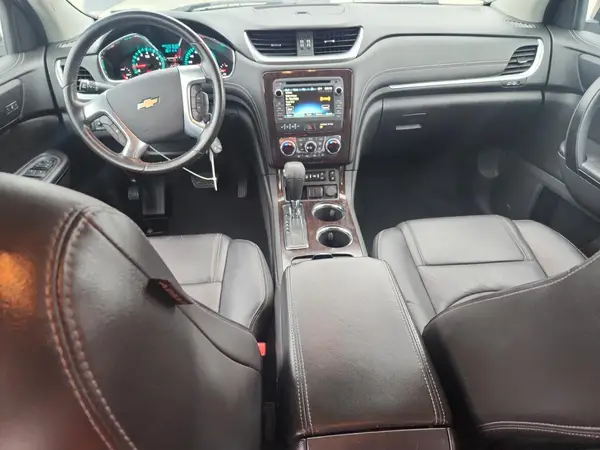 1GNKVHKD0HJ197919 2017 CHEVROLET TRAVERSE - Image 8