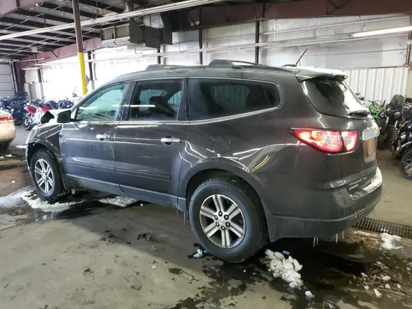1GNKVHKD0HJ243054 2017 CHEVROLET TRAVERSE - Image 2