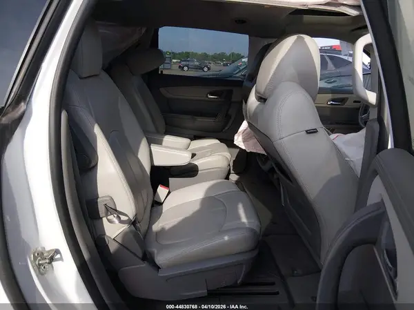 1GNKVHKD0HJ266690 2017 CHEVROLET TRAVERSE - Image 8