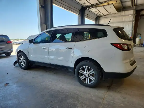 1GNKVHKD0HJ280749 2017 CHEVROLET TRAVERSE - Image 2