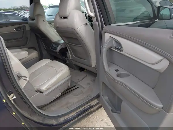 1GNKVHKD1GJ113542 2016 CHEVROLET TRAVERSE - Image 8