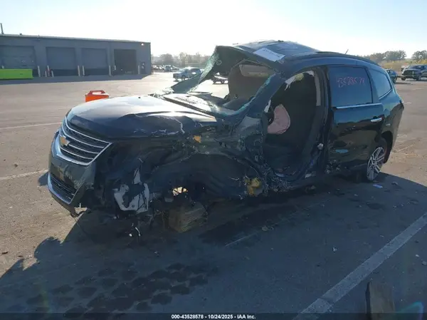 1GNKVHKD1GJ123715 2016 CHEVROLET TRAVERSE - Image 2