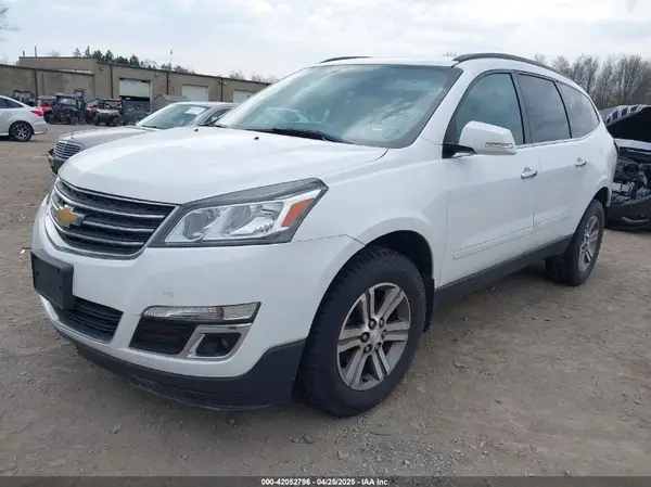 1GNKVHKD1GJ269452 2016 CHEVROLET TRAVERSE - Image 2