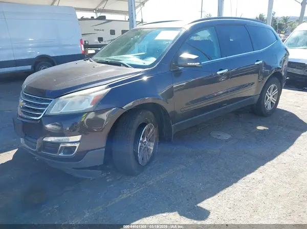 1GNKVHKD1GJ273758 2016 CHEVROLET TRAVERSE - Image 2
