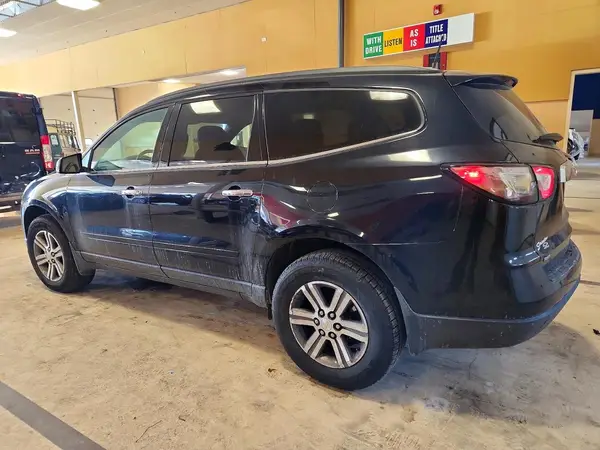 1GNKVHKD1GJ284307 2016 CHEVROLET TRAVERSE - Image 2