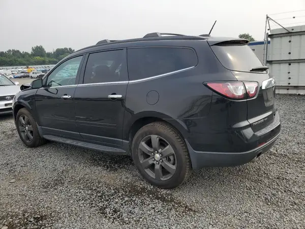 1GNKVHKD1HJ220737 2017 CHEVROLET TRAVERSE - Image 2