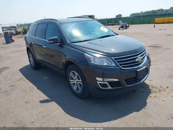 1GNKVHKD1HJ285409 2017 CHEVROLET TRAVERSE - Image 1