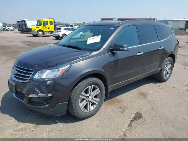 1GNKVHKD1HJ285409 2017 CHEVROLET TRAVERSE - Image 2