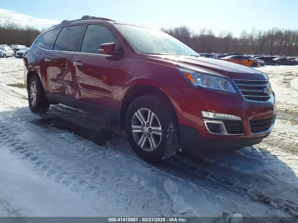 1GNKVHKD1HJ313211 2017 CHEVROLET TRAVERSE - Image 1