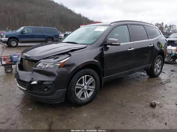 1GNKVHKD1HJ324953 2017 CHEVROLET TRAVERSE - Image 2