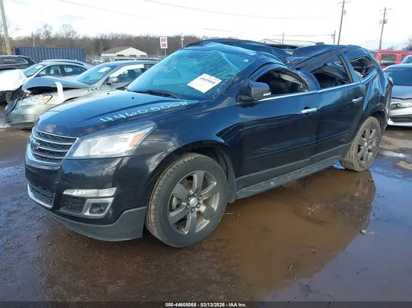 1GNKVHKD1HJ345012 2017 CHEVROLET TRAVERSE - Image 2