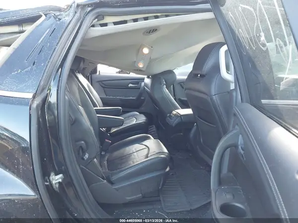 1GNKVHKD1HJ345012 2017 CHEVROLET TRAVERSE - Image 8