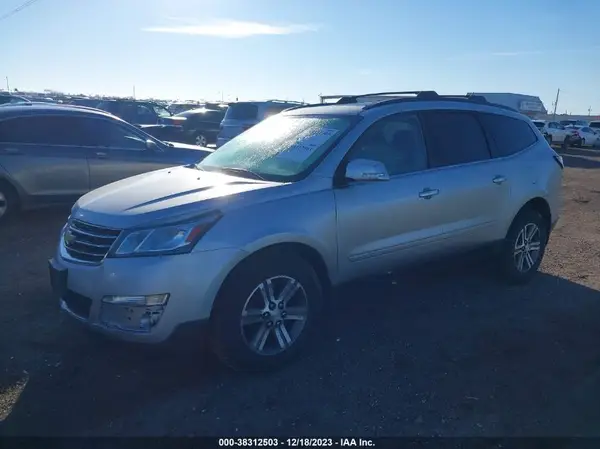 1GNKVHKD2GJ330467 2016 CHEVROLET TRAVERSE - Image 2