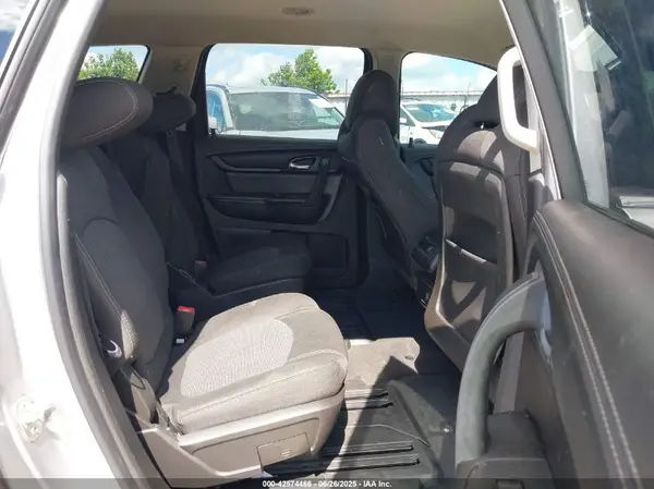 1GNKVHKD2HJ131100 2017 CHEVROLET TRAVERSE - Image 8
