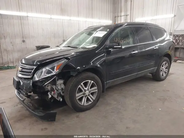 1GNKVHKD2HJ136331 2017 CHEVROLET TRAVERSE - Image 2