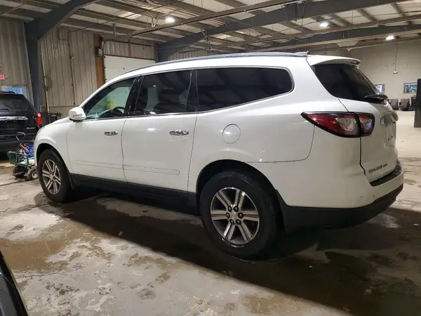 1GNKVHKD2HJ159043 2017 CHEVROLET TRAVERSE - Image 2