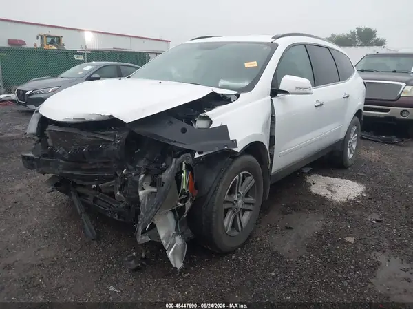 1GNKVHKD2HJ166249 2017 CHEVROLET TRAVERSE - Image 2
