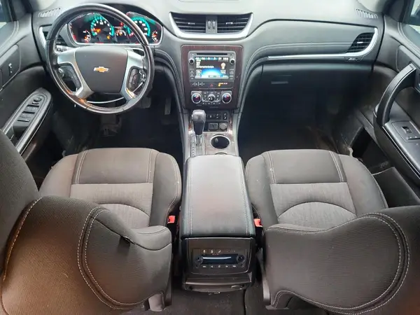 1GNKVHKD2HJ199803 2017 CHEVROLET TRAVERSE - Image 8
