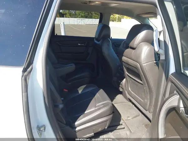 1GNKVHKD2HJ215482 2017 CHEVROLET TRAVERSE - Image 8