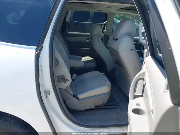 1GNKVHKD2HJ260681 2017 CHEVROLET TRAVERSE - Image 8