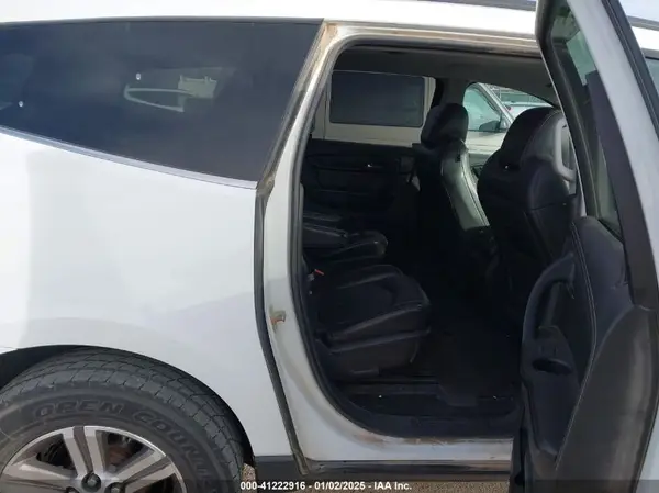 1GNKVHKD2HJ272667 2017 CHEVROLET TRAVERSE - Image 8