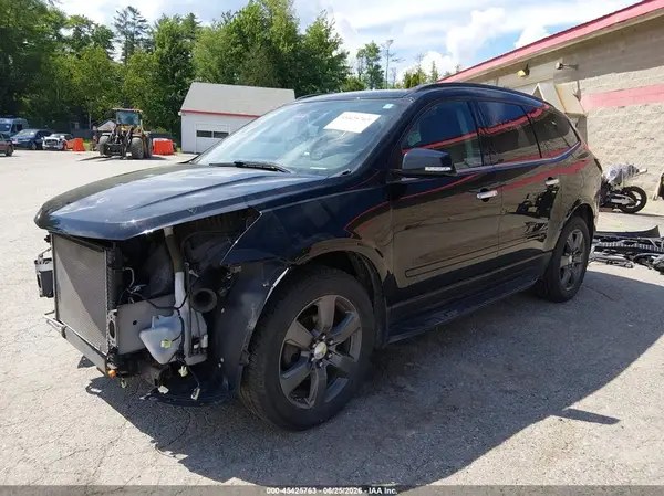 1GNKVHKD2HJ275570 2017 CHEVROLET TRAVERSE - Image 2