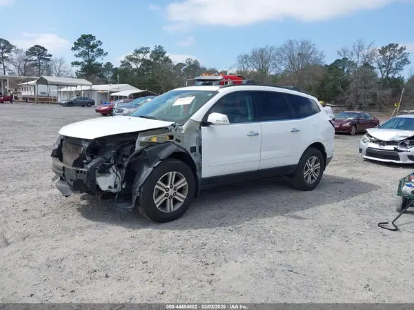 1GNKVHKD2HJ332866 2017 CHEVROLET TRAVERSE - Image 2