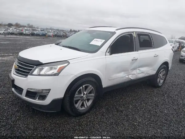 1GNKVHKD3GJ112957 2016 CHEVROLET TRAVERSE - Image 2