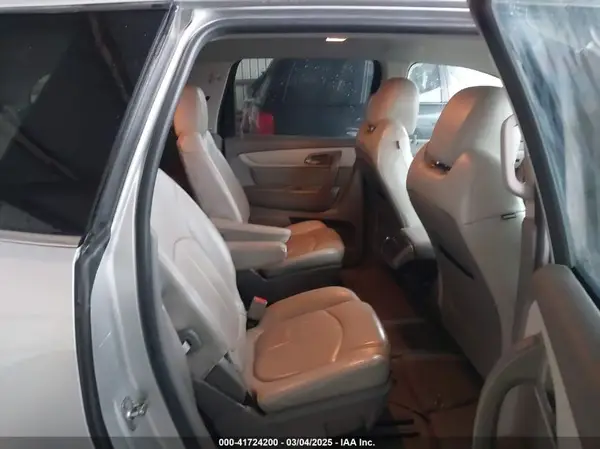 1GNKVHKD3GJ121044 2016 CHEVROLET TRAVERSE - Image 8