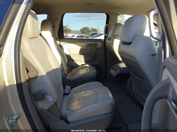 1GNKVHKD3GJ137969 2016 CHEVROLET TRAVERSE - Image 8