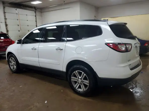 1GNKVHKD3GJ140516 2016 CHEVROLET TRAVERSE - Image 2