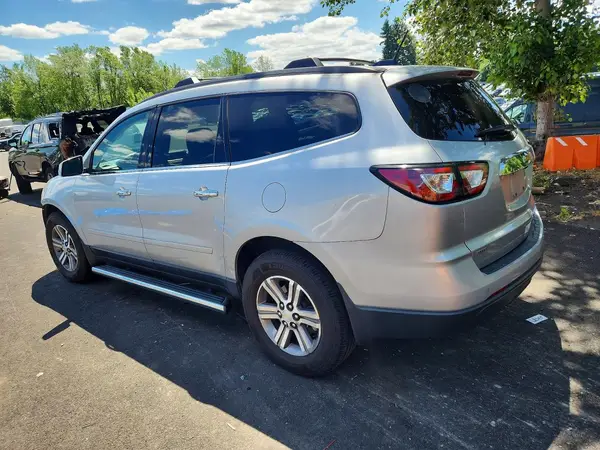 1GNKVHKD3GJ212203 2016 CHEVROLET TRAVERSE - Image 2