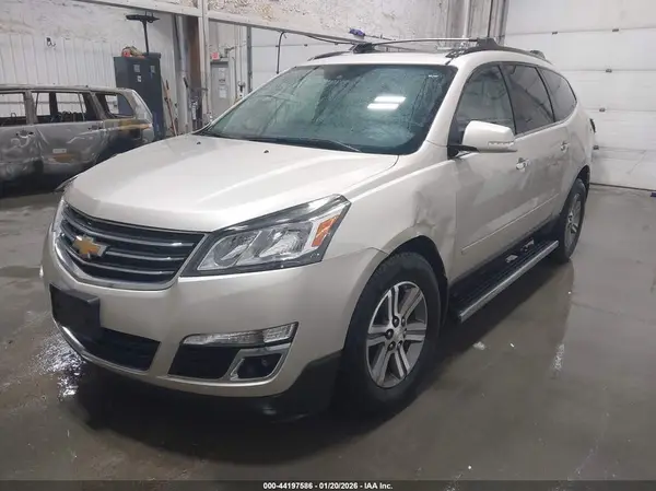 1GNKVHKD3GJ298225 2016 CHEVROLET TRAVERSE - Image 2