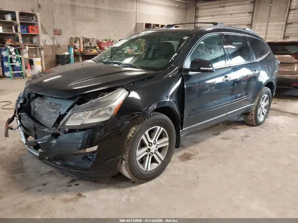 1GNKVHKD3HJ105993 2017 CHEVROLET TRAVERSE - Image 2