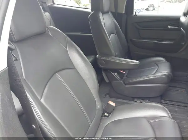 1GNKVHKD3HJ162209 2017 CHEVROLET TRAVERSE - Image 8