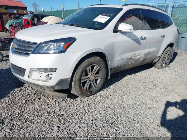 1GNKVHKD3HJ176921 2017 CHEVROLET TRAVERSE - Image 2