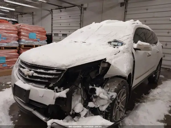 1GNKVHKD3HJ317129 2017 CHEVROLET TRAVERSE - Image 2