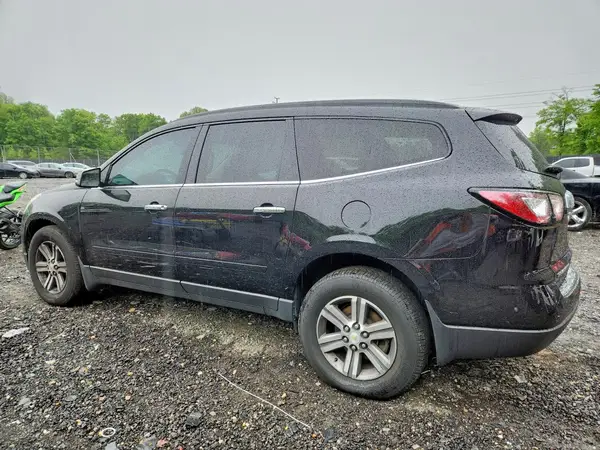 1GNKVHKD3HJ338627 2017 CHEVROLET TRAVERSE - Image 2