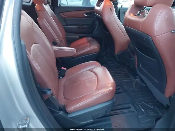 1GNKVHKD3HJ341706 2017 CHEVROLET TRAVERSE - Image 8