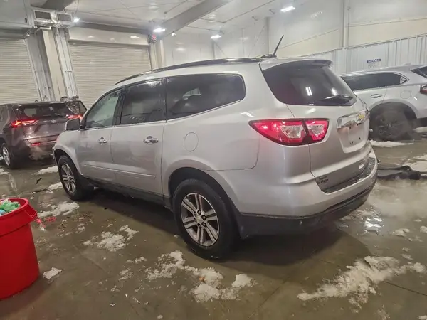 1GNKVHKD4GJ184413 2016 CHEVROLET TRAVERSE - Image 2