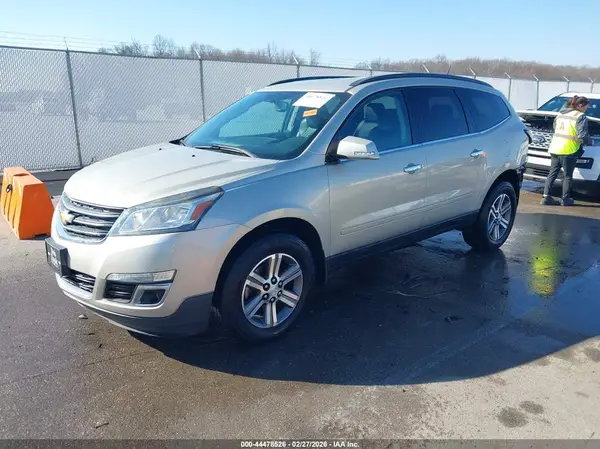 1GNKVHKD4HJ166205 2017 CHEVROLET TRAVERSE - Image 2
