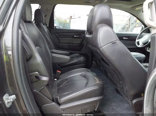 1GNKVHKD4HJ207335 2017 CHEVROLET TRAVERSE - Image 8