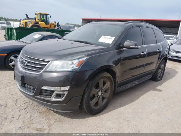 1GNKVHKD4HJ214477 2017 CHEVROLET TRAVERSE - Image 2