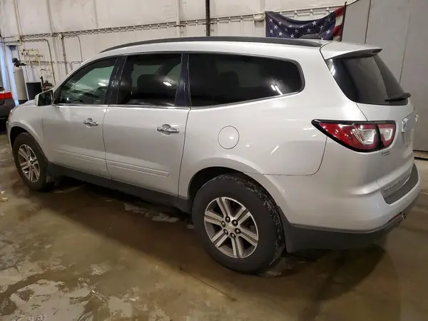 1GNKVHKD4HJ220666 2017 CHEVROLET TRAVERSE - Image 2