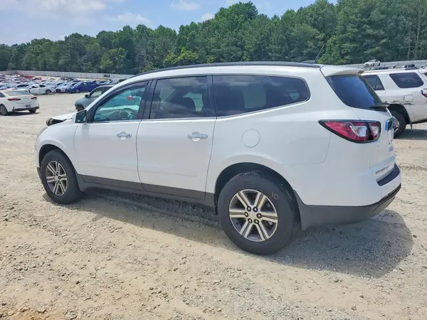 1GNKVHKD4HJ256387 2017 CHEVROLET TRAVERSE - Image 2